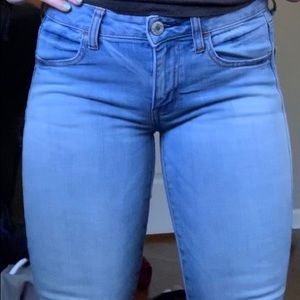 Light Wash American Eagle Skinny Jeans